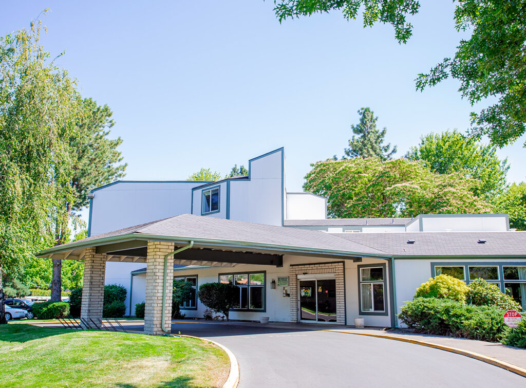 Rogue River Estates apartment community